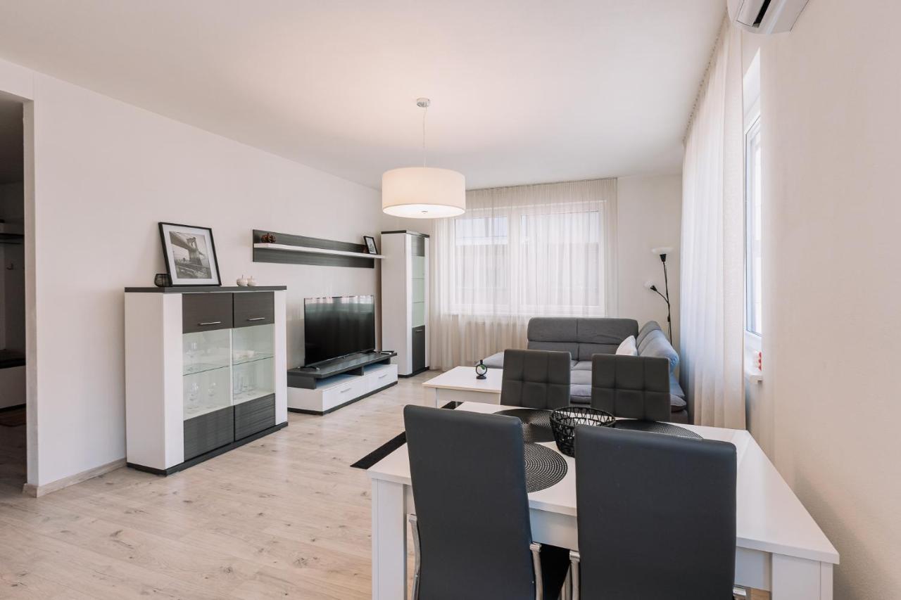 Skau 1 Old Town Family & Business Apartment Free Parking Pressburg Exterior foto