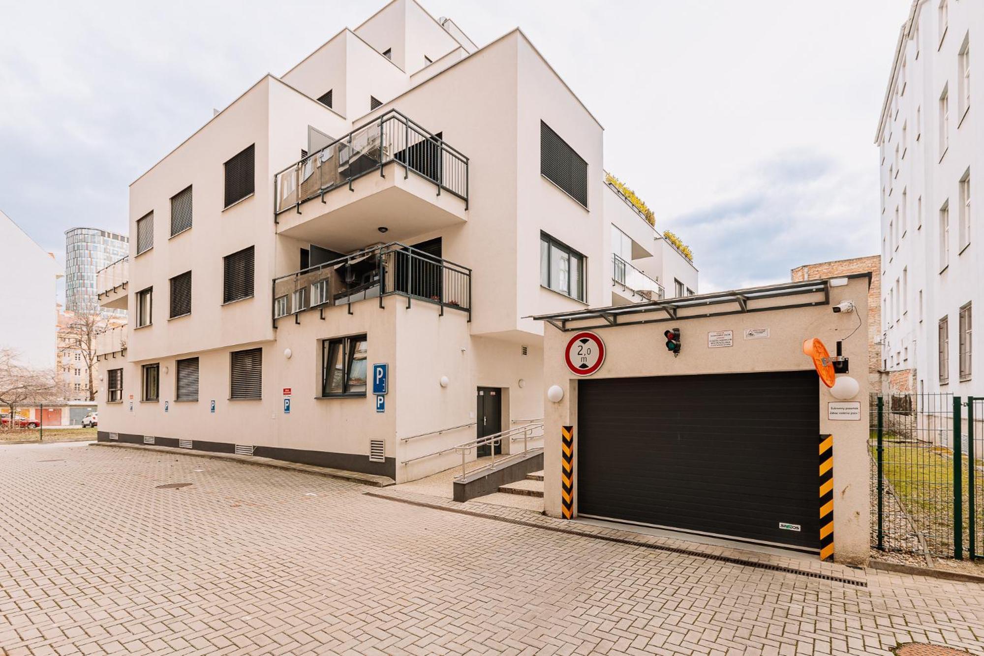 Skau 1 Old Town Family & Business Apartment Free Parking Pressburg Exterior foto