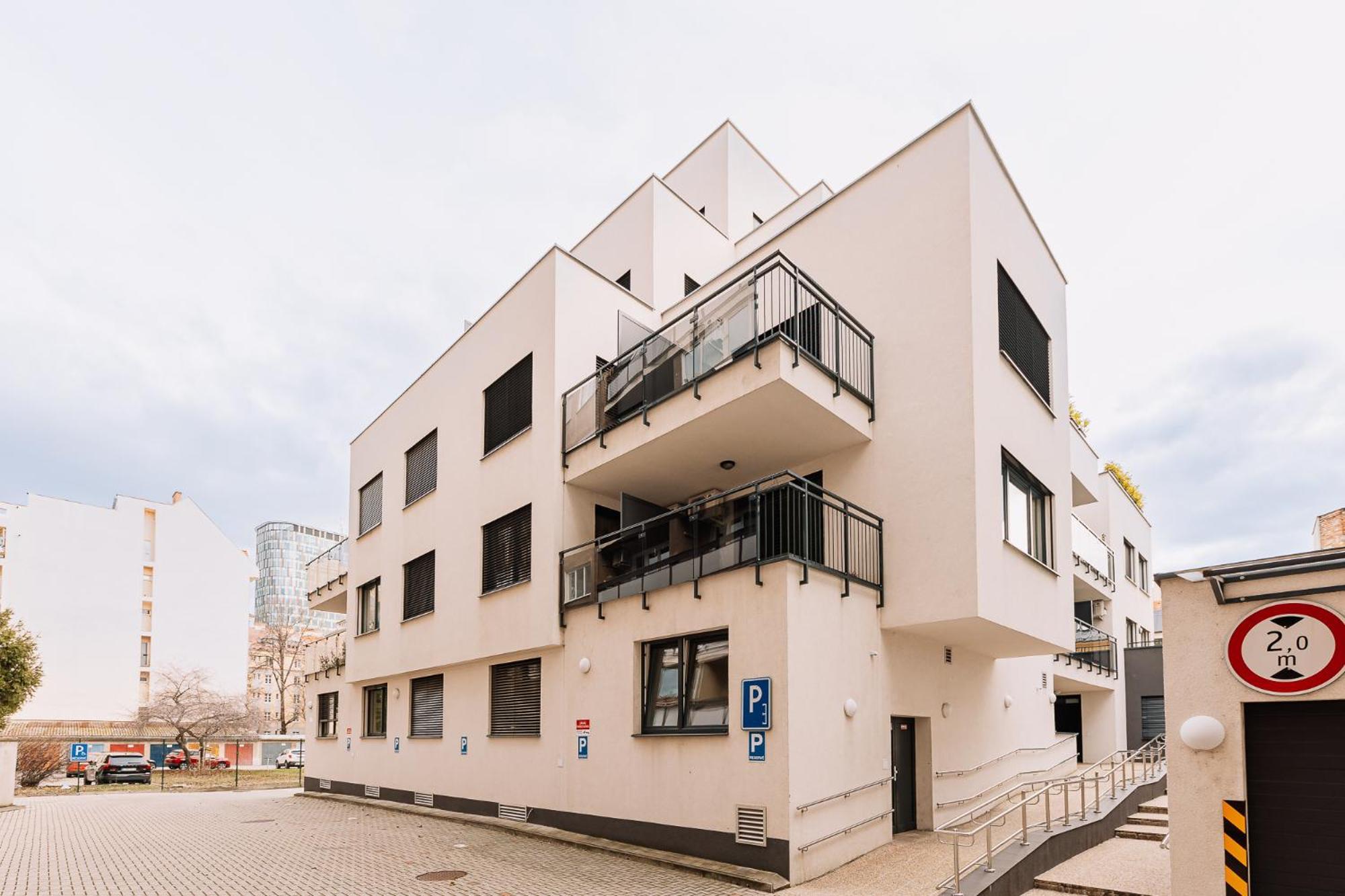 Skau 1 Old Town Family & Business Apartment Free Parking Pressburg Exterior foto